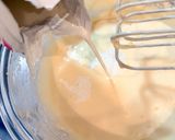 Foto langkah ke 4 dari resep Burnt Basque Cheesecake.