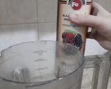 A picture of step 1 of Pineapple banana drinks.