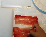 Foto del paso 4 de la receta: Ajoblanco de melón con ensalada de germinados y brocheta de melón con jamón