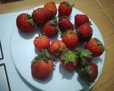 Foto langkah ke 3 dari resep Smoothie Stroberi Oatmeal.