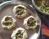 A picture of step 4 of Samosa galette.