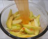 Foto langkah ke 3 dari resep Asinan mangga muda.