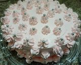 A picture of step 11 of Strawberry 🍓essence cake.