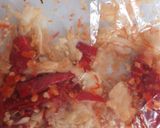 รูปขั้นตอนการทำที่ 2 ของ ผัดพริกอ่อนเครื่องในไก่