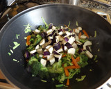 Foto del paso 3 de la receta: Verduras variadas de estación con arroz al estilo chino