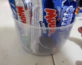 Foto del paso 2 de la receta: Paletas fáciles hechas con galletas oreo y leche