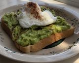 صورة لخطوة 6 من وصفة توست الافوكادو مع البيض Avocado toast with poached egg🥑