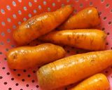 A picture of step 1 of Millet and carrot drink.