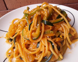 Foto del paso 9 de la receta: Espaguetis🍝 de calabacín🥒🌶 en salsa🍝de tomate🍅🤔