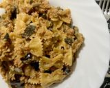 Foto del passaggio 4 della ricetta Farfalle con ragù di soia e melanzane 🍆🌱