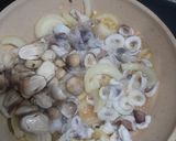 Foto langkah ke 2 dari resep Cah cumi jamur.