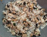 Foto del passaggio 5 della ricetta Risotto con funghi e zucca