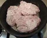 Foto del passaggio 3 della ricetta Ossobuco di manzo in umido
