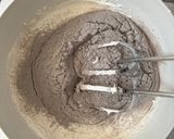 Foto langkah ke 2 dari resep Bolu Ketan Hitam Keju Lumer.