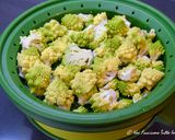 Foto del passaggio 1 della ricetta Tortelloni salsiccia e patate con ragu di broccolo romanesco e salsiccia