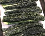 A picture of step 6 of 🥬 Basic☆ Kale snack - roasted kale chip ❤️.