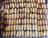 Foto langkah ke 8 dari resep Kastengel Keju Blueband Tanpa Mixer.
