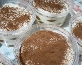 Foto langkah ke 4 dari resep Tiramisu Ekonomis dan Simpel.