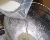 Foto del paso 2 de la receta: Pisco sour con azúcar flor 🍋