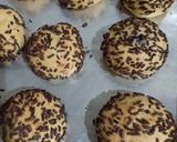 Foto langkah ke 5 dari resep Roti mamang topping meses.