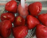 A picture of step 1 of Water Apples/Rose Apples Salad.