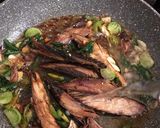 Foto langkah ke 4 dari resep Tumis Tongkol Cabe Ijo.