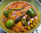 আলু বেগুন বড়ি দিয়ে ট্যাংরা মাছের ঝোল (aloo begun bori diye tyangra maacher jhol recipe) রেসিপির ধাপ 6 ছবি