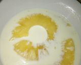 A picture of step 5 of Pineapple Peanut Milk drink.
