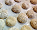 Foto del paso 2 de la receta: Alfajores de maicena fácil y rápidos
