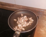 Foto del paso 1 de la receta: Tortilla de boletus y champiñón