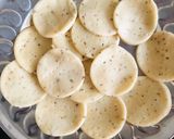 मठरी(Mathri recipe in Hindi) रेसिपी चरण 6 फोटो