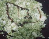 Foto langkah ke 6 dari resep Nasi Goreng Daun Kenikir & Sosis Sapi.