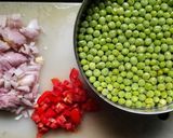 मटार उसळ (matar usal recipe in marathi) रेसिपी स्टेप 1 फोटो 