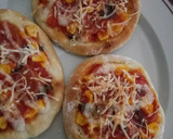Foto langkah ke 7 dari resep Simple Pizza Home Made.