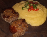 Foto del paso 7 de la receta: Hamburguesa rellenas, acompañada con poleta y un toque picante🌶