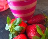 Foto langkah ke 3 dari resep Jus Strawberry Pisang Susu ala Mbak Ella.