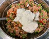Une image de l'étape 4 de Tourte au porc, petits pois, crème et feta.
