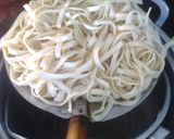 Foto langkah ke 3 dari resep Mie gepeng pedas.