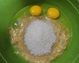 Foto langkah ke 1 dari resep Bolu Pisang Meises Kukus.