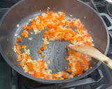Foto del paso 2 de la receta: Revuelto de verduras con tofu y huevo frito