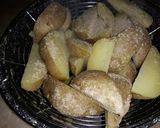 Foto langkah ke 3 dari resep Potato Wedges Teflon.