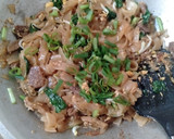 Foto langkah ke 5 dari resep Kwetiau Goreng.
