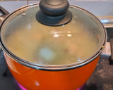Foto del paso 7 de la receta: Merluza en salsa verde con frutos secos