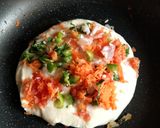 A picture of step 4 of Mix veg rava uttapam.