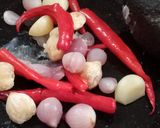 Foto langkah ke 2 dari resep Tongkol bumbu rujak.