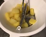 Une image de l'étape 2 de Purée de pommes de terre roseval gratinée à l emmental.