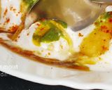 A picture of step 6 of Moong dal dahi vada.