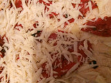 Pan de morrones rojos asados y mozzarella
