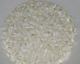 Foto del passaggio 2 della ricetta Risotto con noci, pere e formaggio pecorino