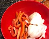 Foto del paso 2 de la receta: Matambrito de cerdo con guarnición aromática